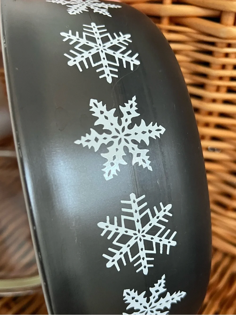 RARE PYREX 043 1 1/2qt matte black oval casserole dish snowflake 1956